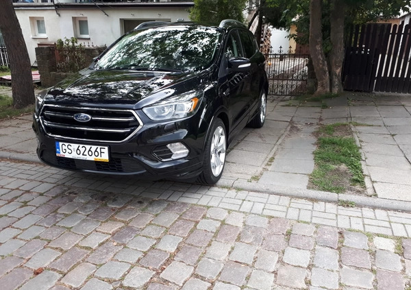 Ford Escape cena 77900 przebieg: 31654, rok produkcji 2019 z Słupsk małe 781
